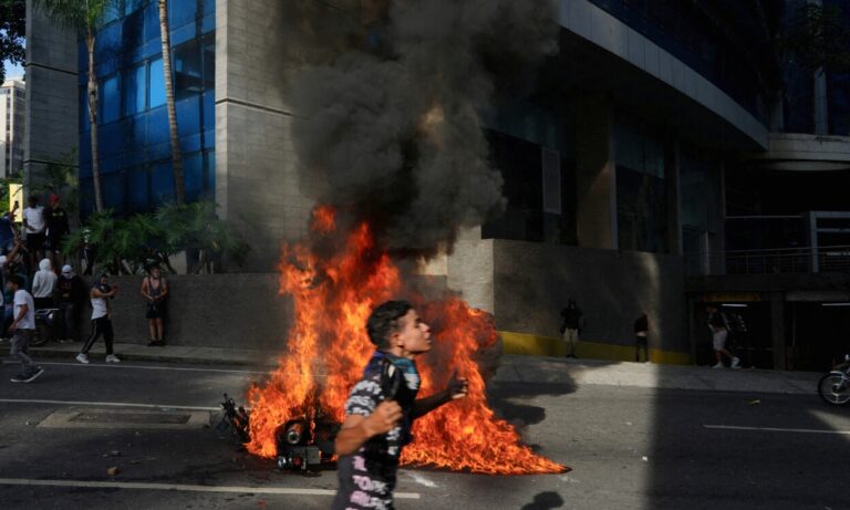 Suman 24 muertos durante protestas en Venezuela