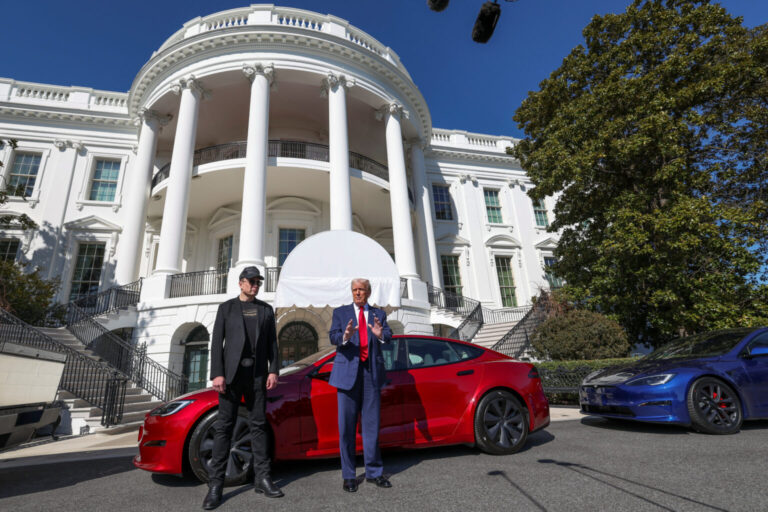 Musk afirma que el impacto de los aranceles en las piezas de los vehículos Tesla ‘no es trivial’