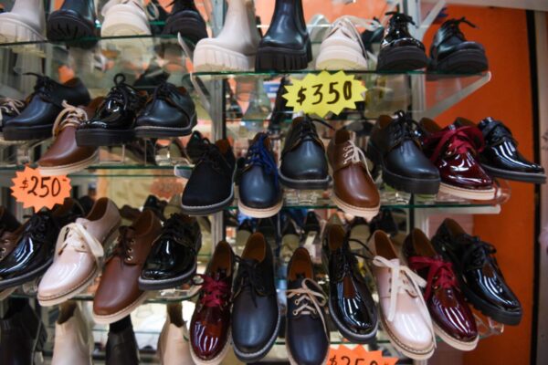 Economía impone cuotas compensatorias a importaciones del calzado chino