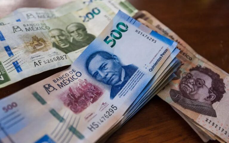 Peso mexicano se debilita, luego de que inflación aumentara más de lo esperado